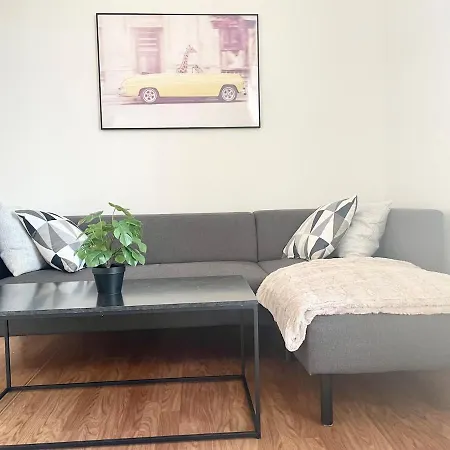Super Spacious By River Apartment *