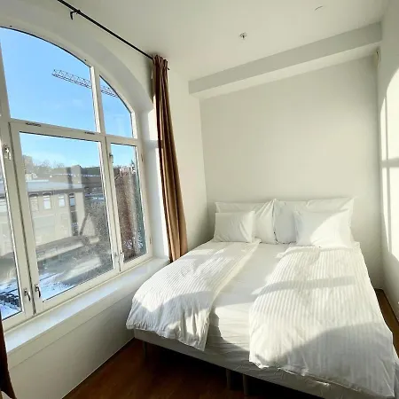Super Spacious By River أوسلو